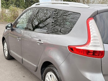 Used Renault Grand Scenic 2016 for sale - 78099988: Photo