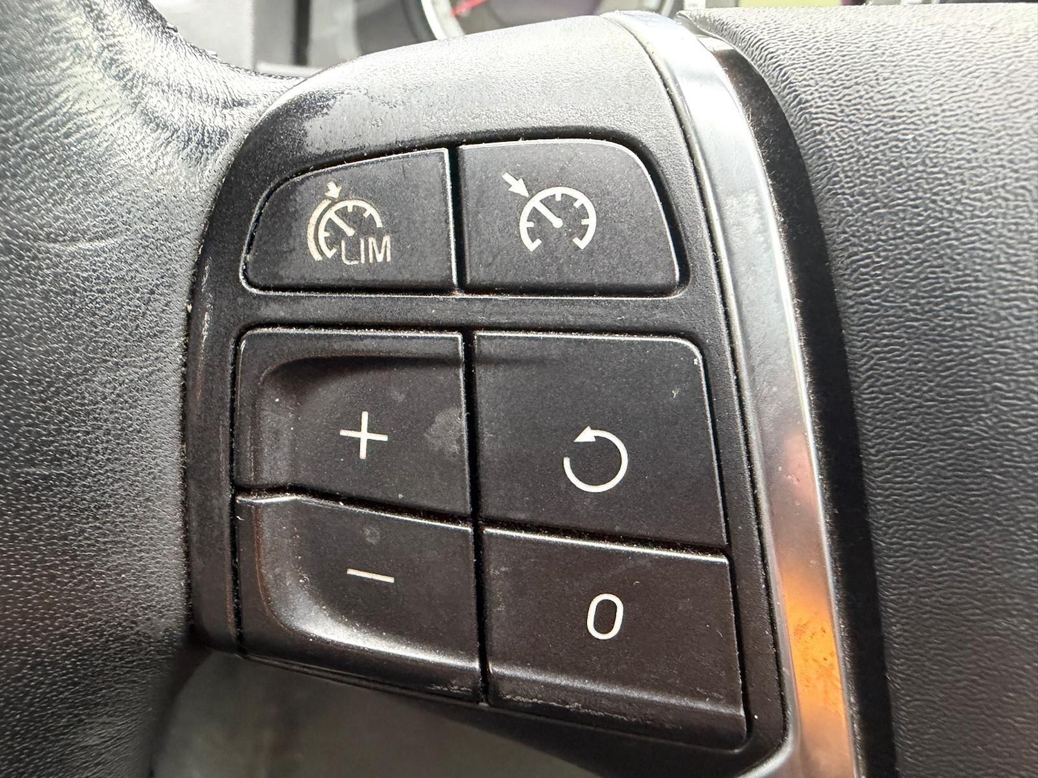 Used Volvo V60 2012 for sale - 77993966: Photo 22