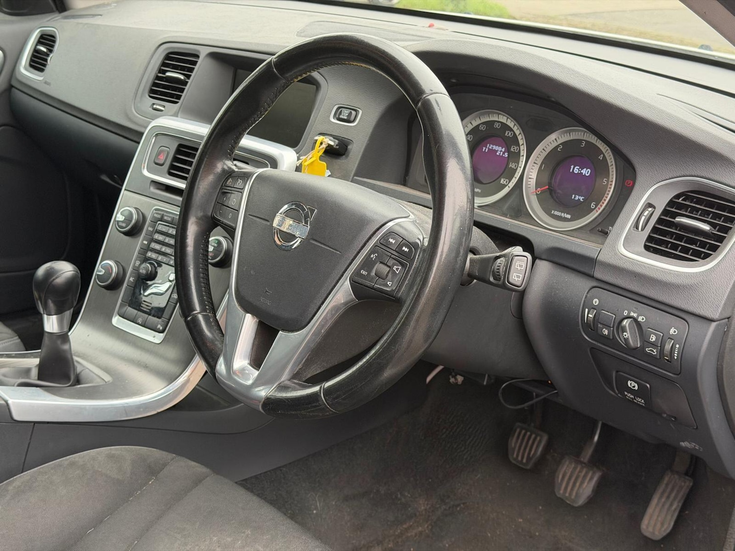 Used Volvo V60 2012 for sale - 77993966: Photo 33