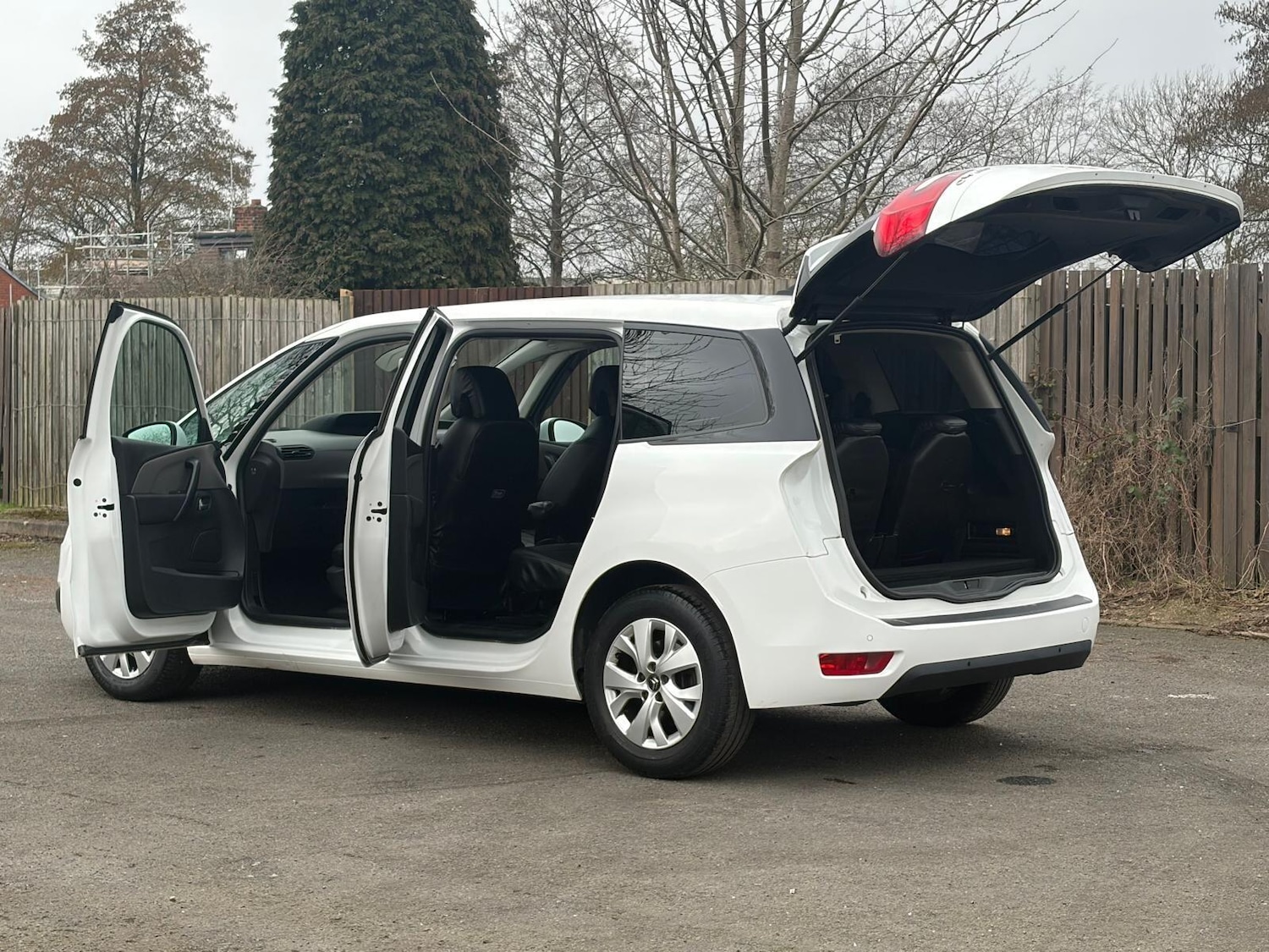 Used Citroen Grand C4 Picasso 2016 for sale - 77838699: Photo 16