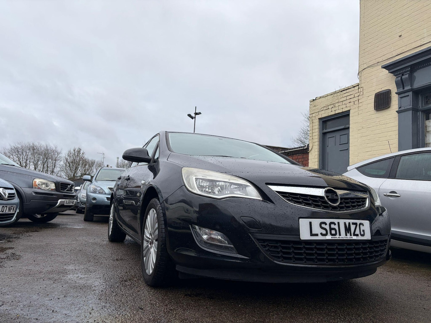 Used Vauxhall Astra 2011 for sale - 76964640: Photo 2