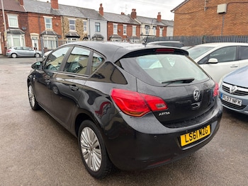 Used Vauxhall Astra 2011 for sale - 76964640: Photo