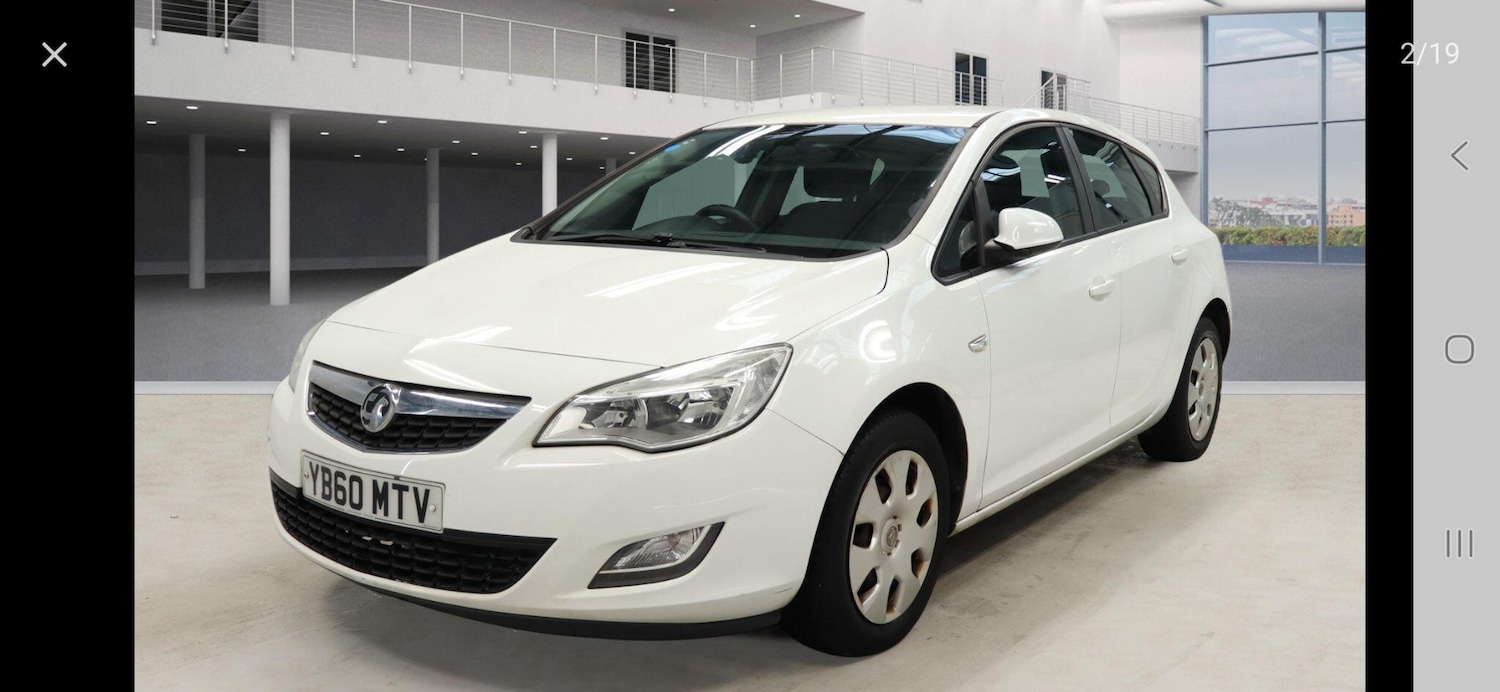Used Vauxhall Astra 2011 for sale - 77839530: Photo 2
