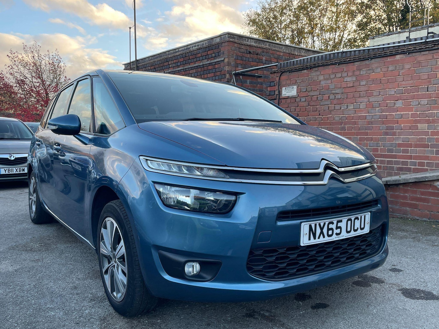 Used Citroen C4 Grand Picasso 2015 for sale - 76398161: Photo 2