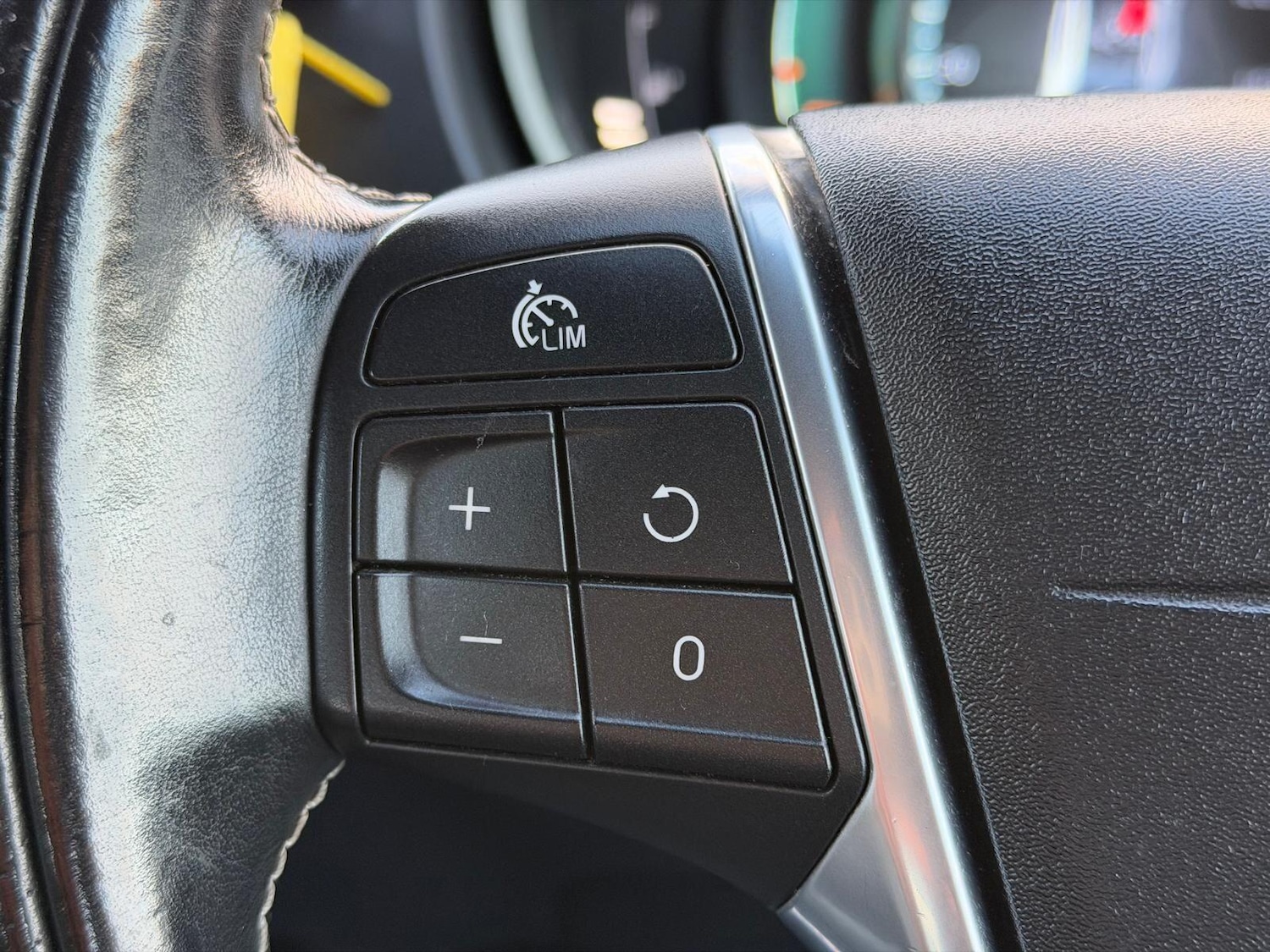 Used Volvo V40 for sale - 77082029: Photo 24