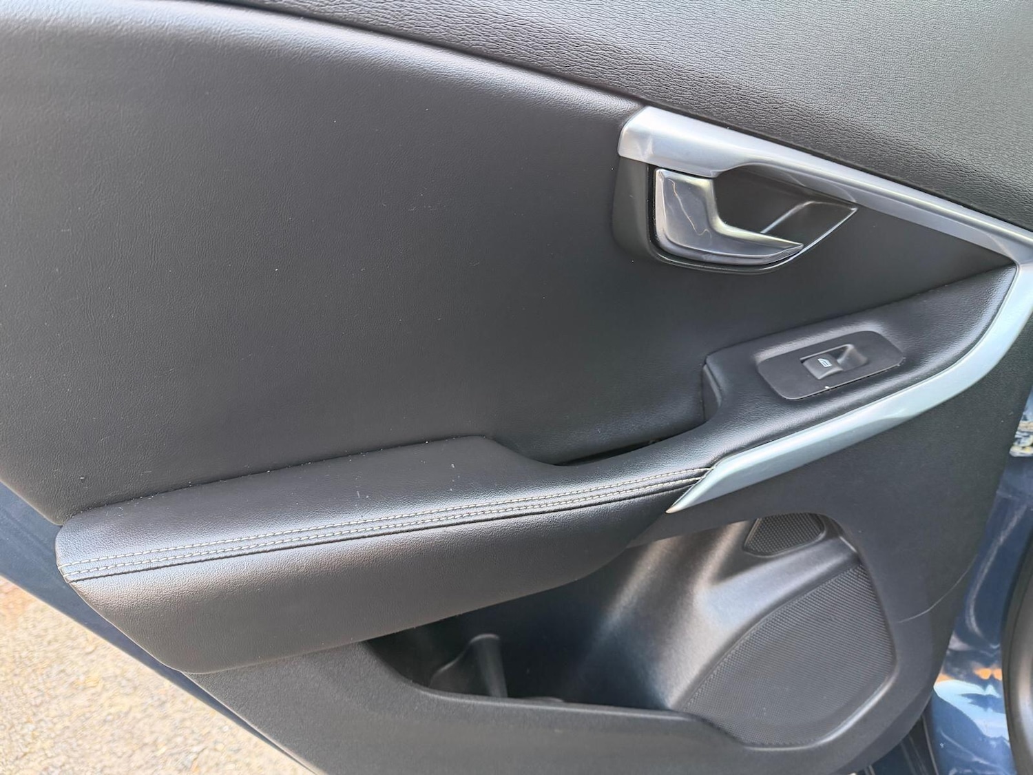 Used Volvo V40 for sale - 77082029: Photo 28