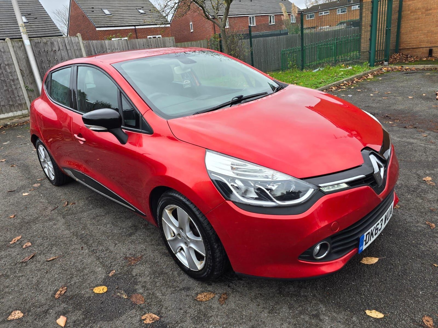 Used Renault Clio for sale - 76527817: Photo 1