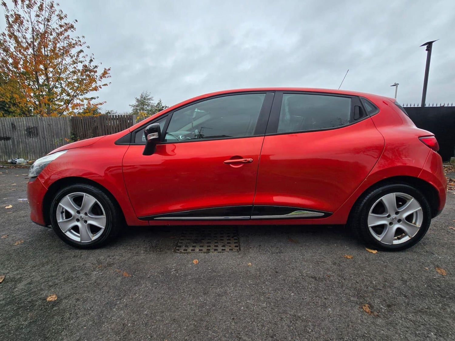 Used Renault Clio for sale - 76527817: Photo 14