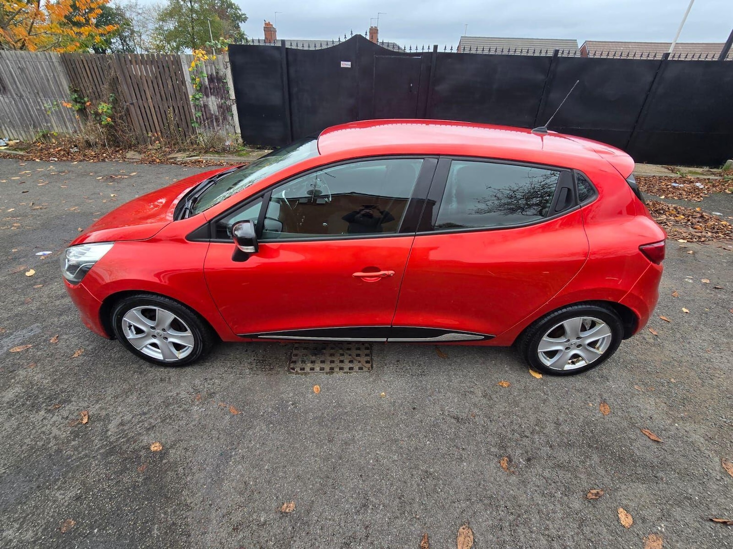 Used Renault Clio for sale - 76527817: Photo 15