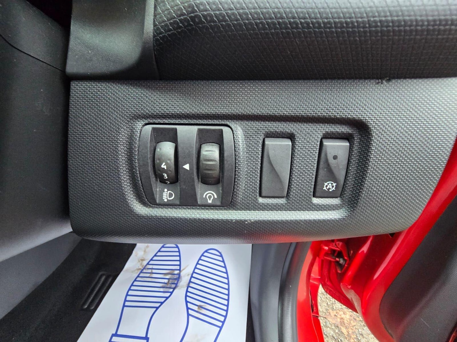 Used Renault Clio for sale - 76527817: Photo 32