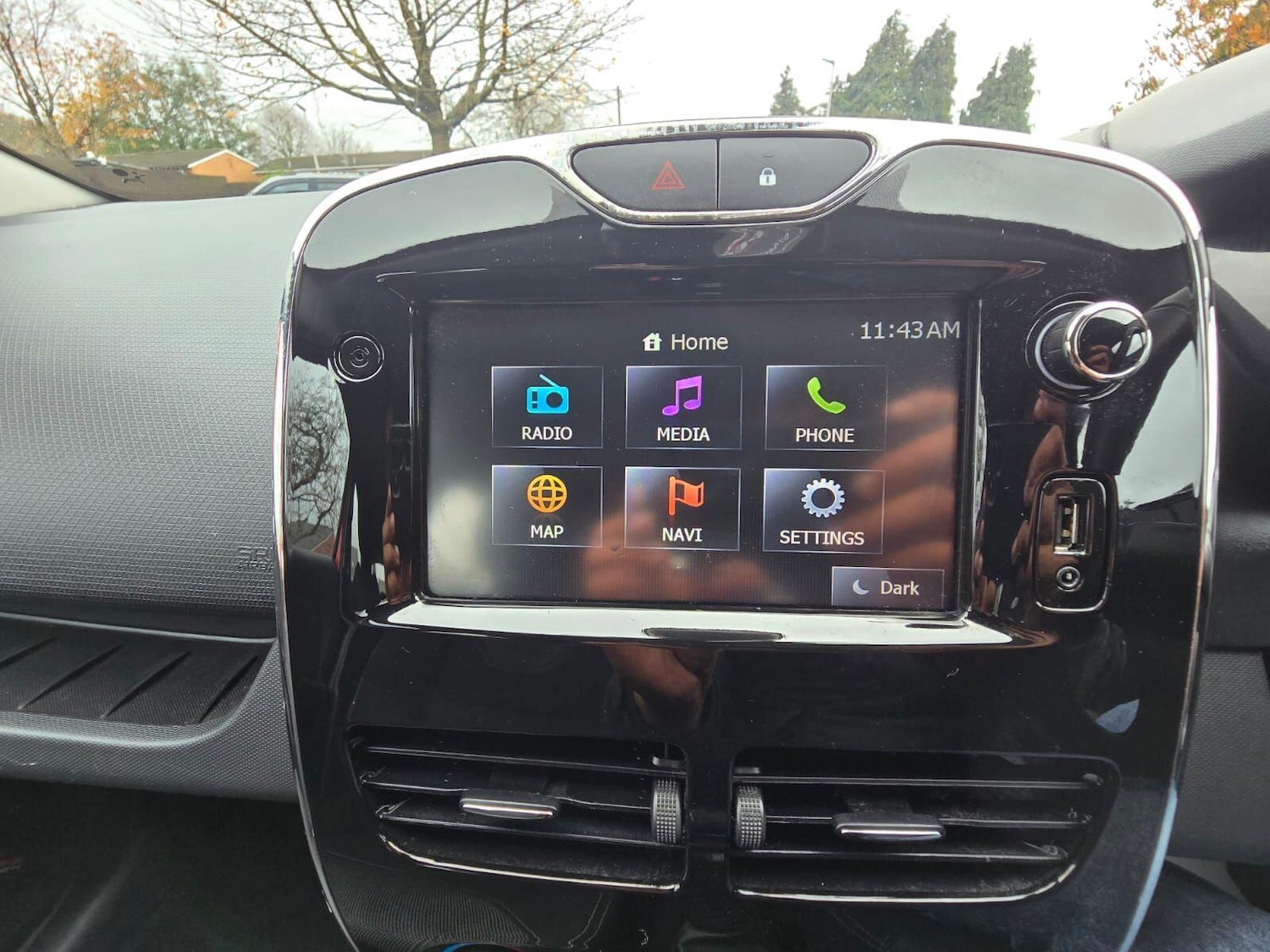 Used Renault Clio for sale - 76527817: Photo 39