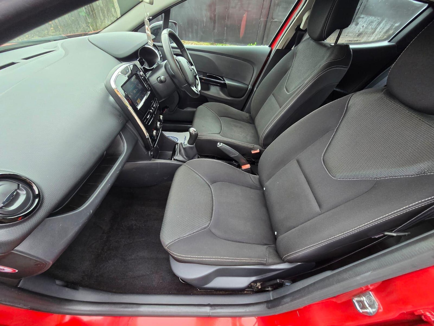 Used Renault Clio for sale - 76527817: Photo 46