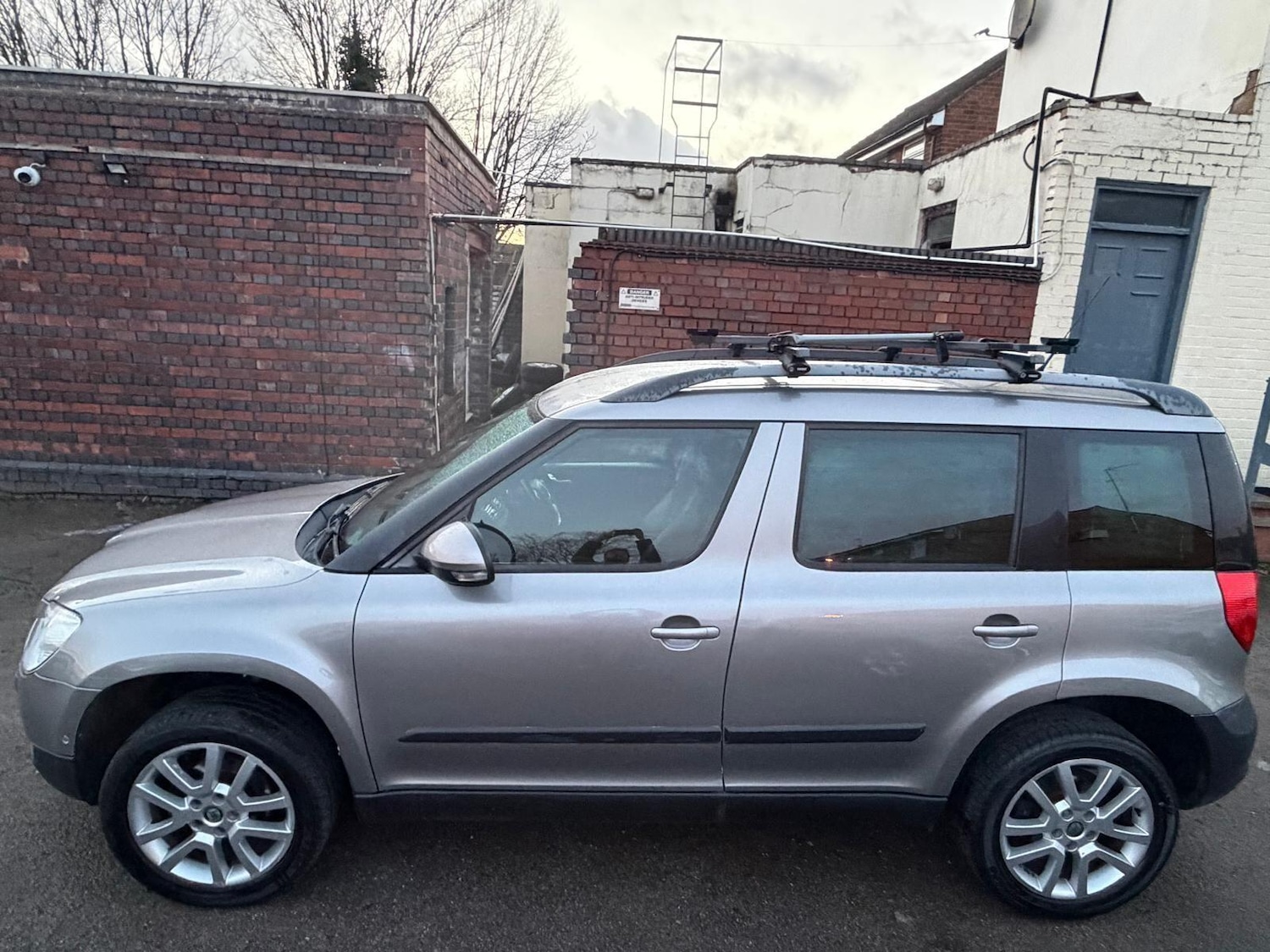 Used Skoda Yeti 2010 for sale - 76913409: Photo 14