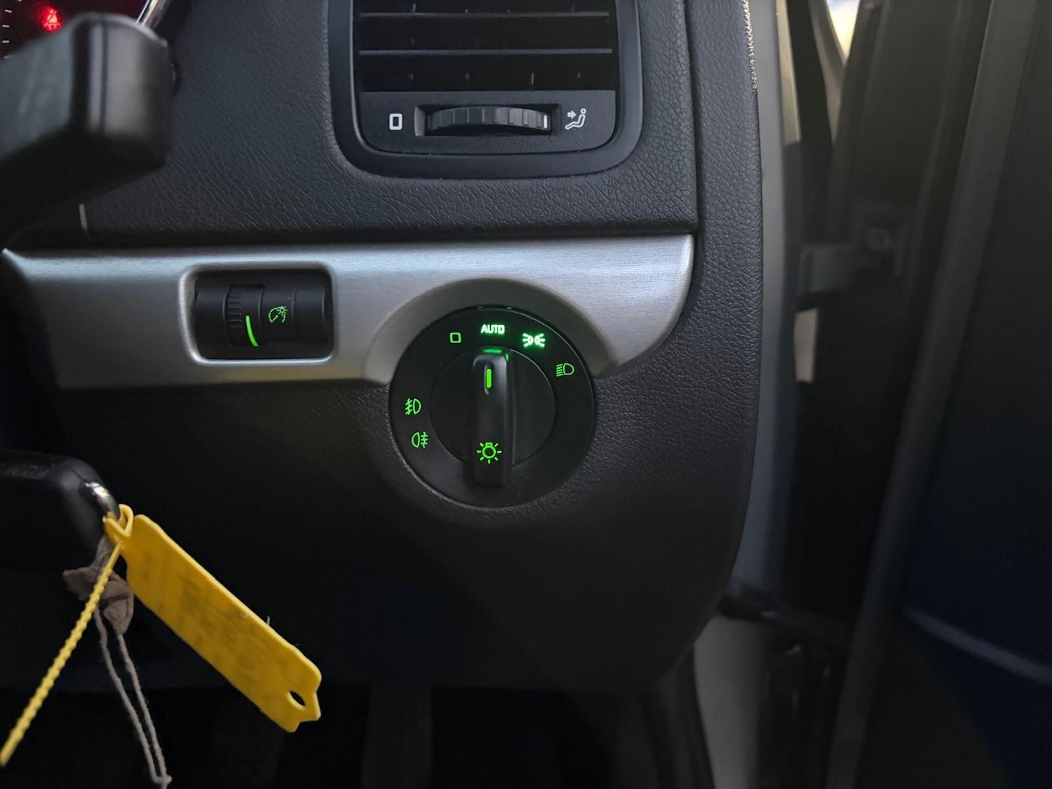 Used Skoda Yeti 2010 for sale - 76913409: Photo 37