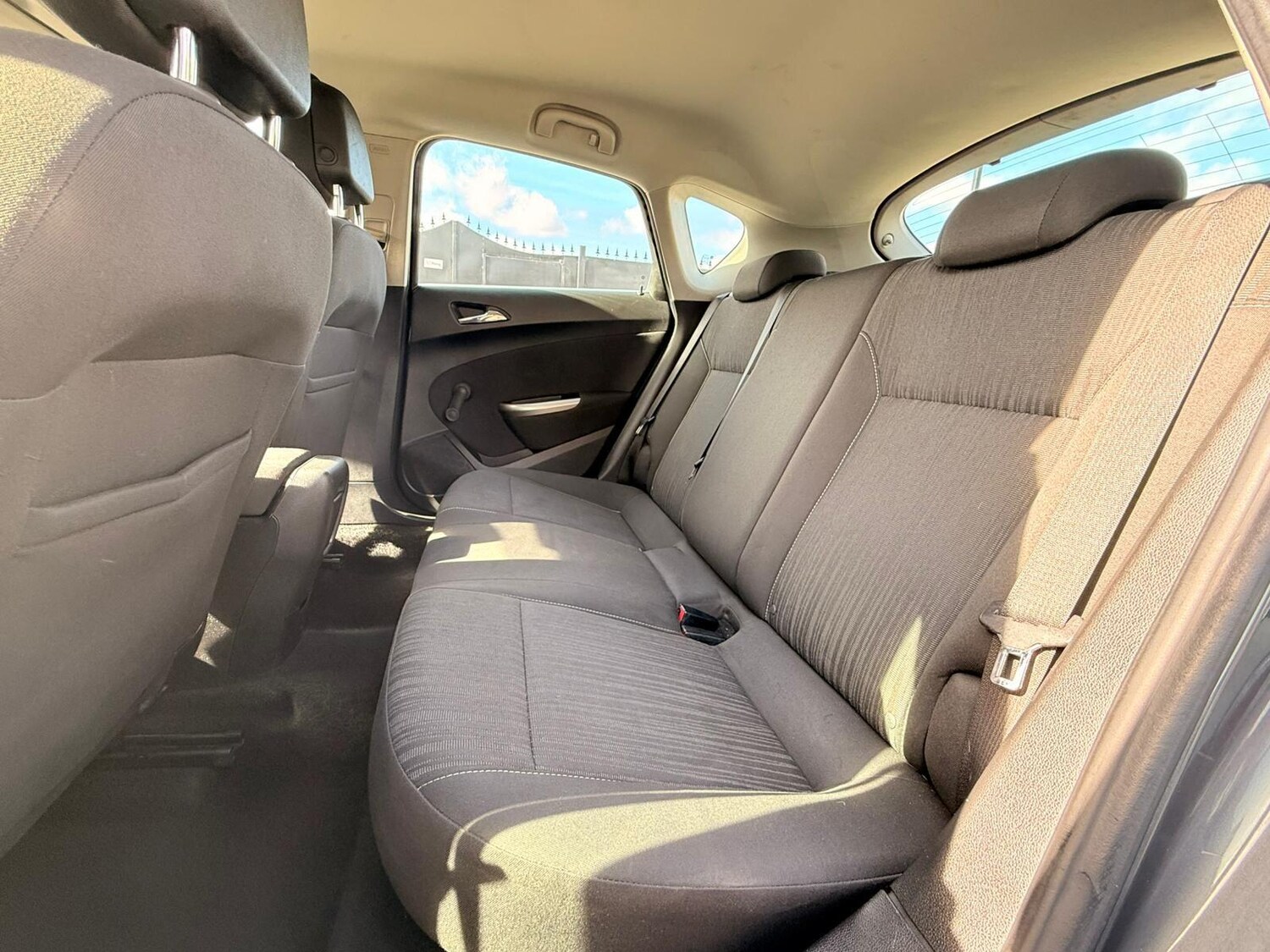 Used Vauxhall Astra for sale - 78141351: Photo 26