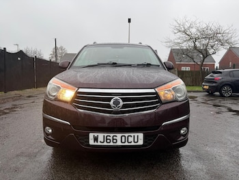 Used Ssangyong Turismo 2016 for sale - 79412470: Photo