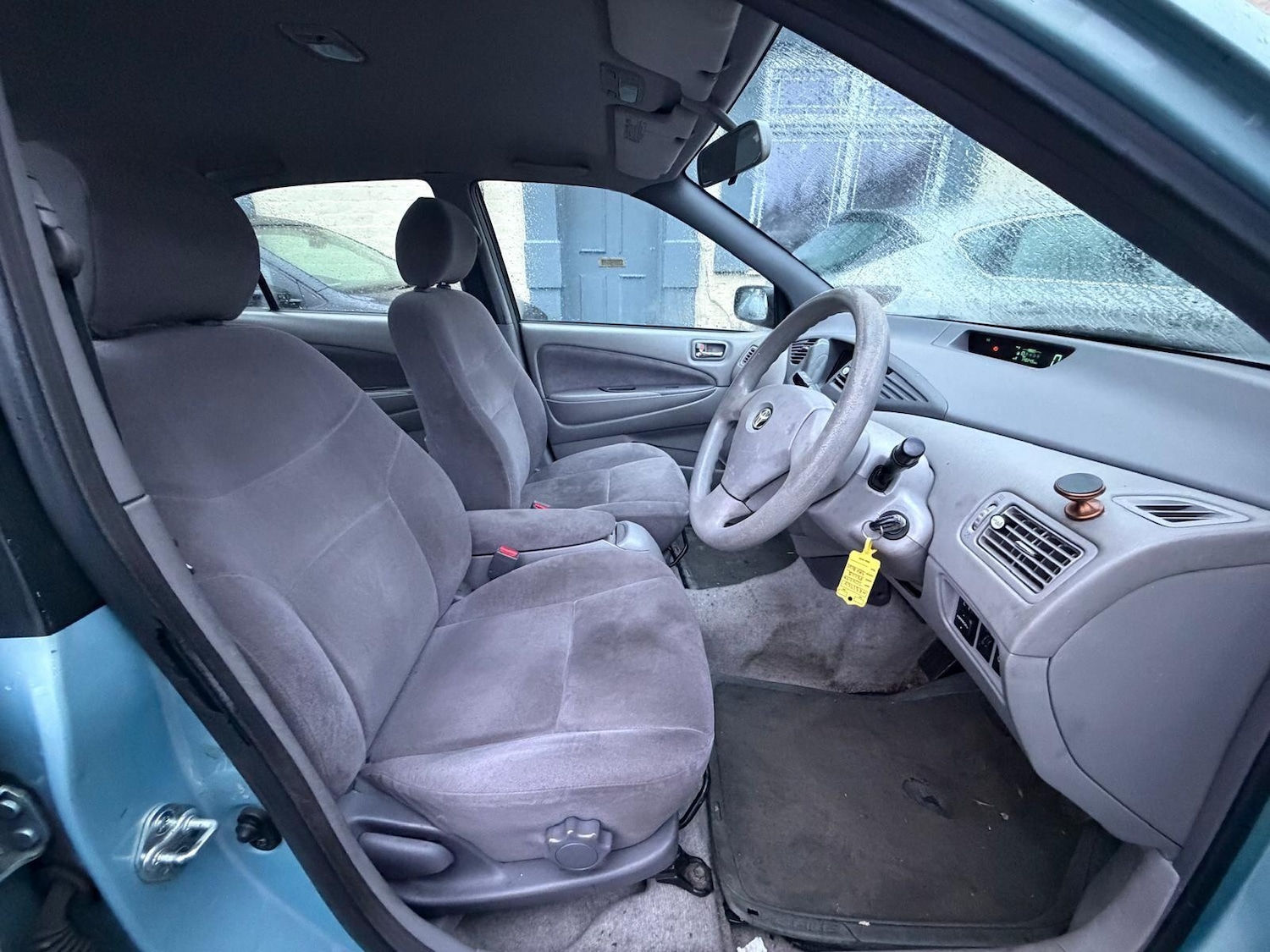 Used Toyota Prius 2001 for sale - 77549631: Photo 27