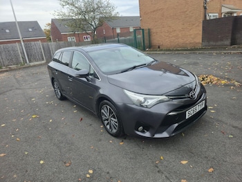 Used Toyota Avensis 2015 for sale - 76192895: Photo