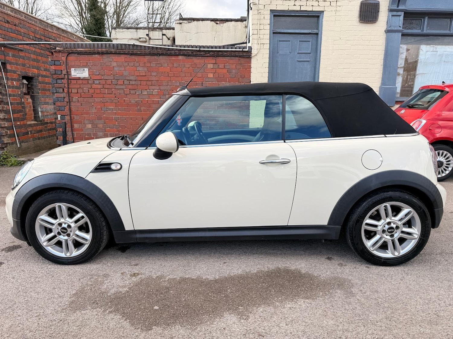 Used MINI Convertible 2014 for sale - 78057838: Photo 10