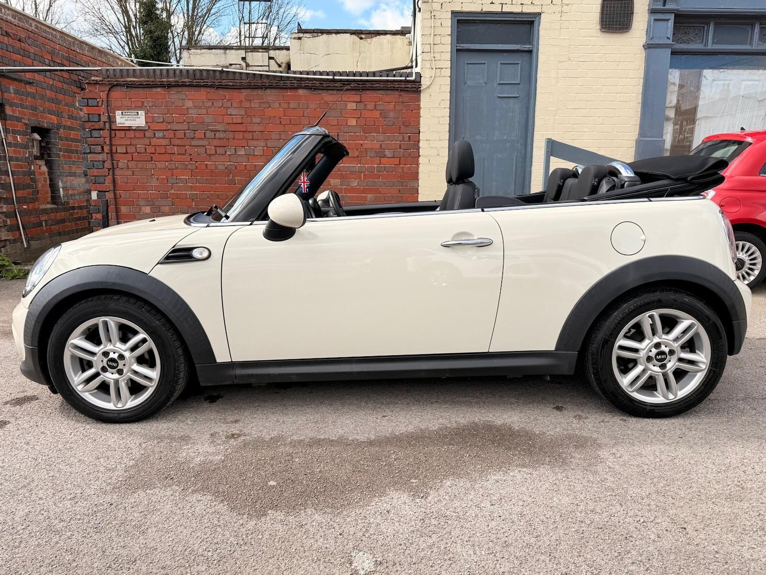 Used MINI Convertible 2014 for sale - 78057838: Photo 11