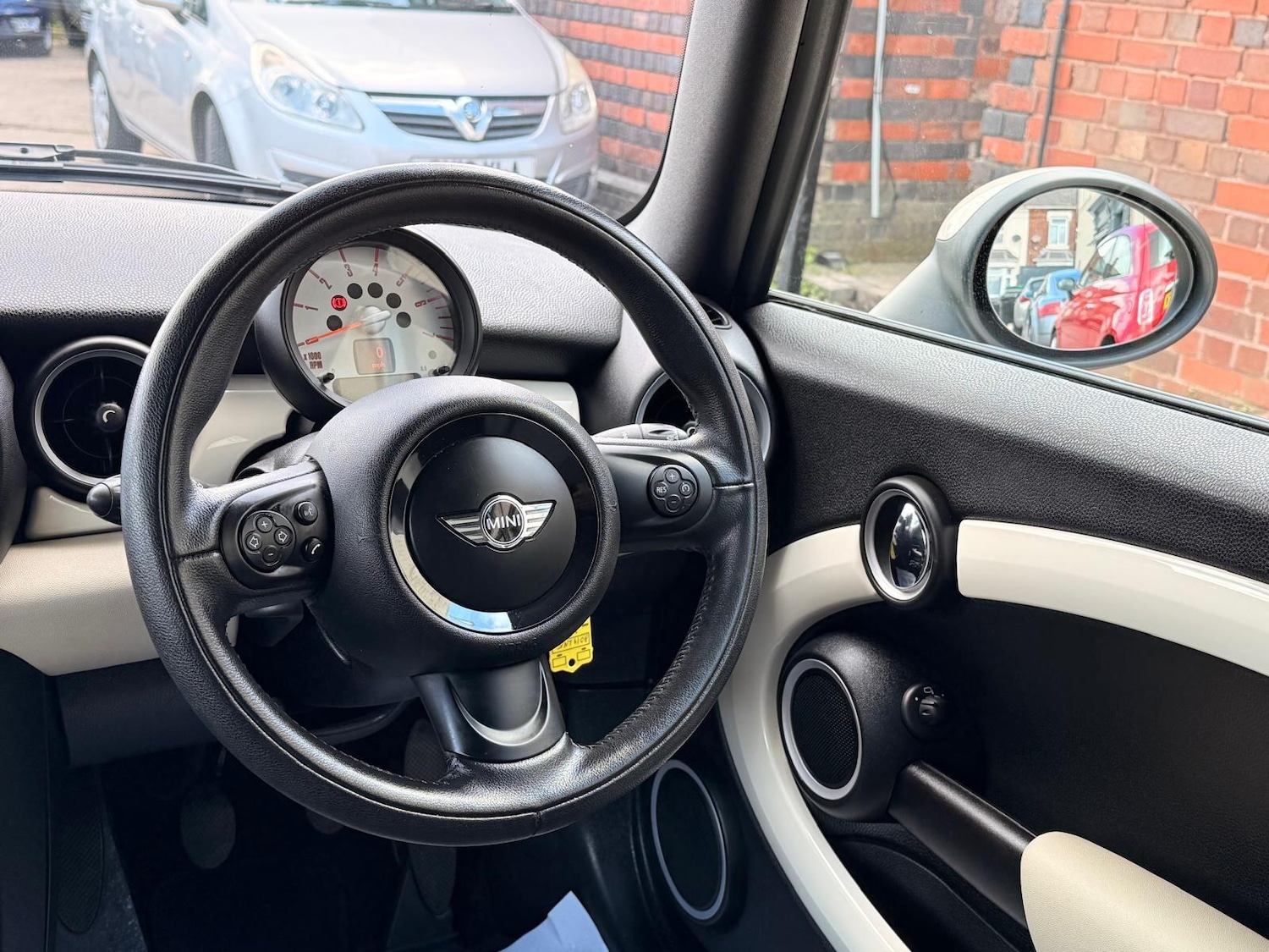 Used MINI Convertible 2014 for sale - 78057838: Photo 37