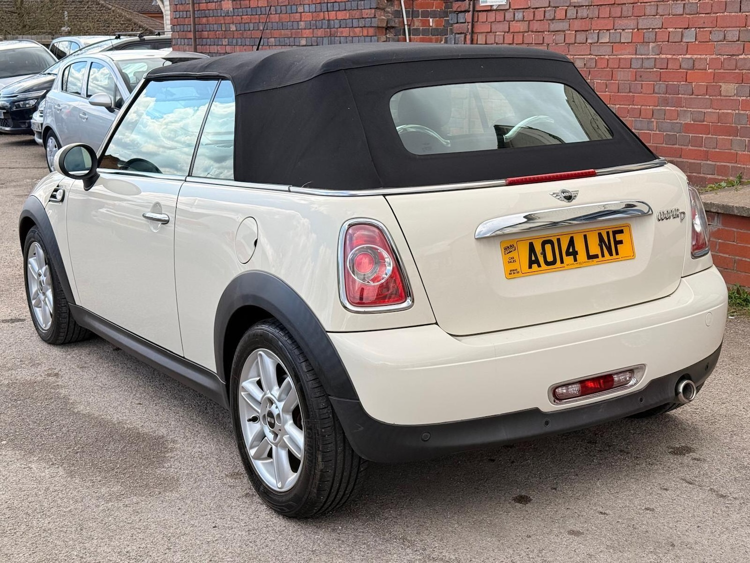 Used MINI Convertible 2014 for sale - 78057838: Photo 5