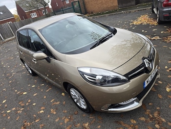 2016 (16) - 1.5 dCi Dynamique Nav Euro 6 (s/s) 5dr