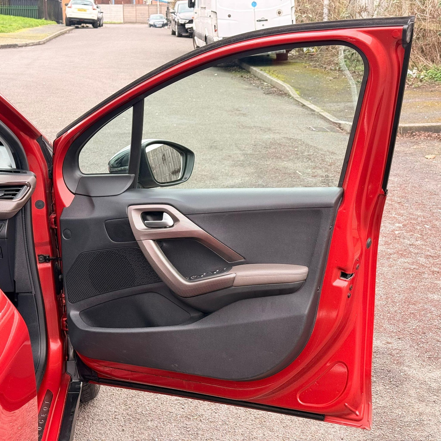 Used Peugeot 2008 2015 for sale - 77799337: Photo 31