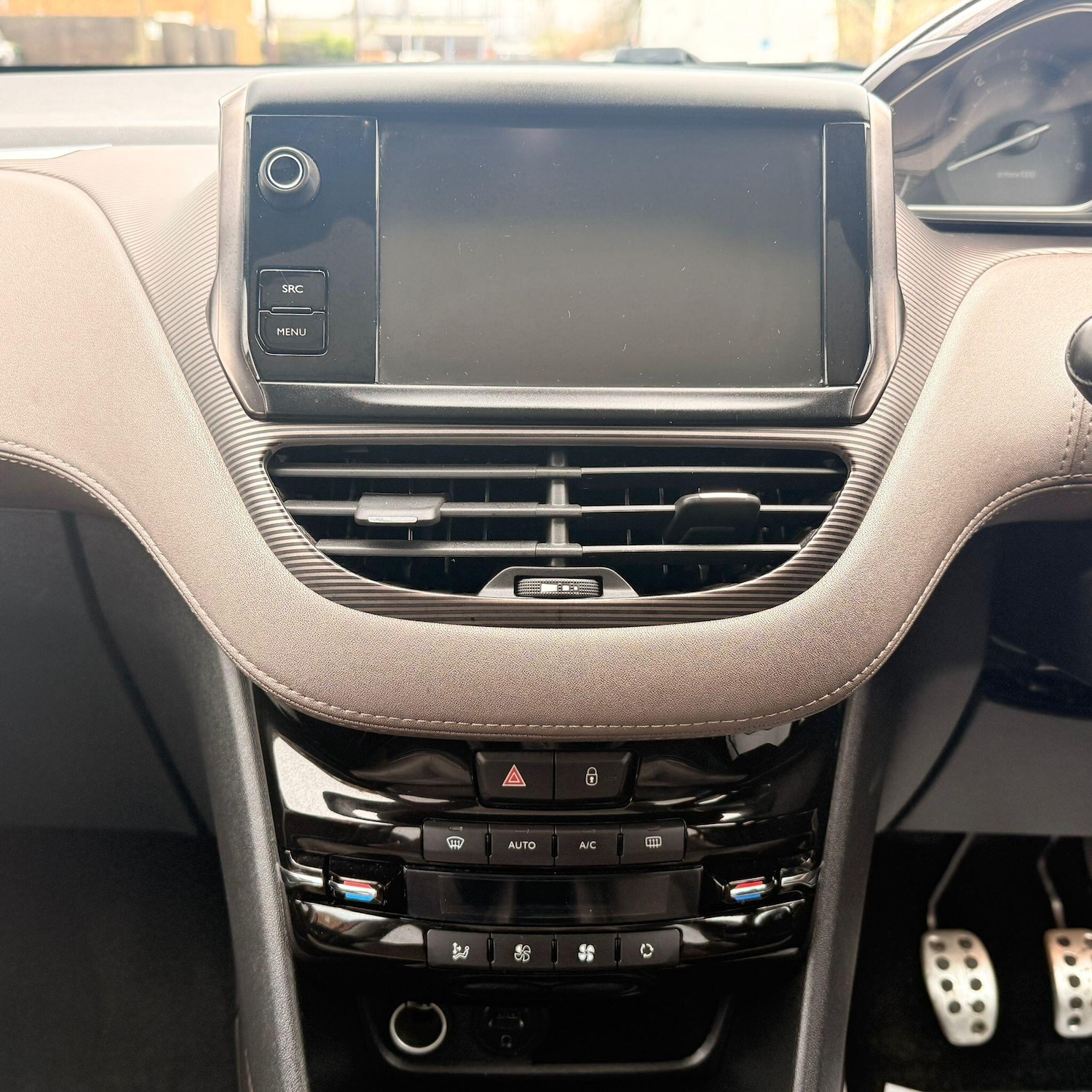 Used Peugeot 2008 2015 for sale - 77799337: Photo 38