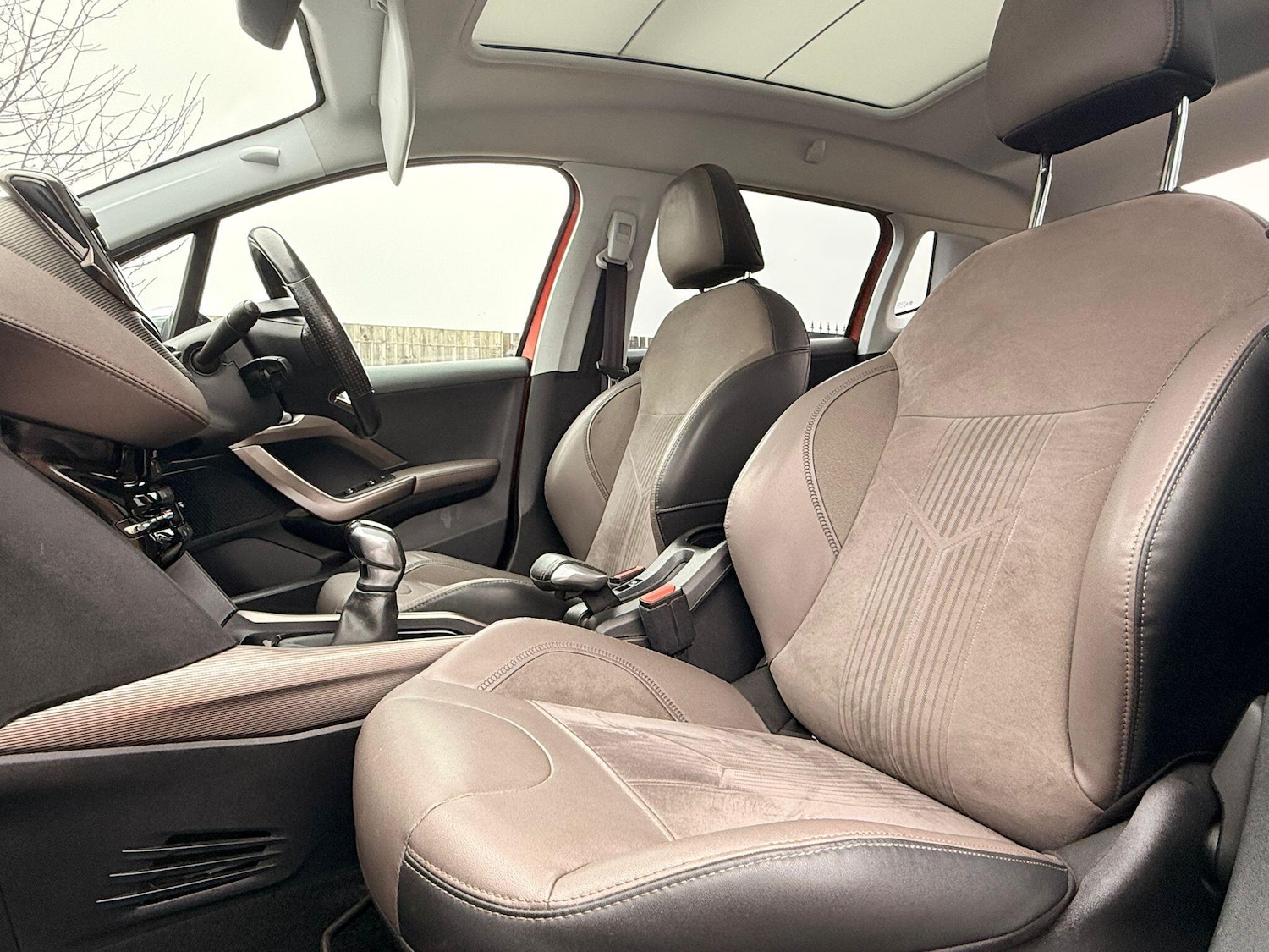 Used Peugeot 2008 2015 for sale - 77799337: Photo 44