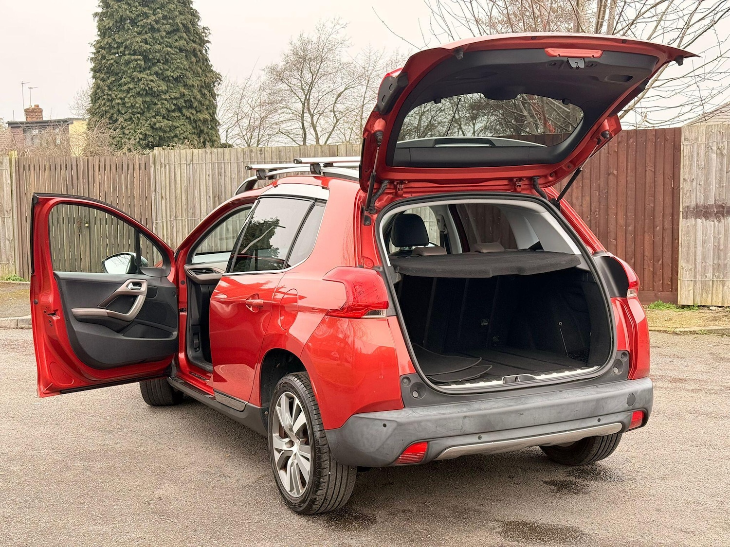 Used Peugeot 2008 2015 for sale - 77799337: Photo 9