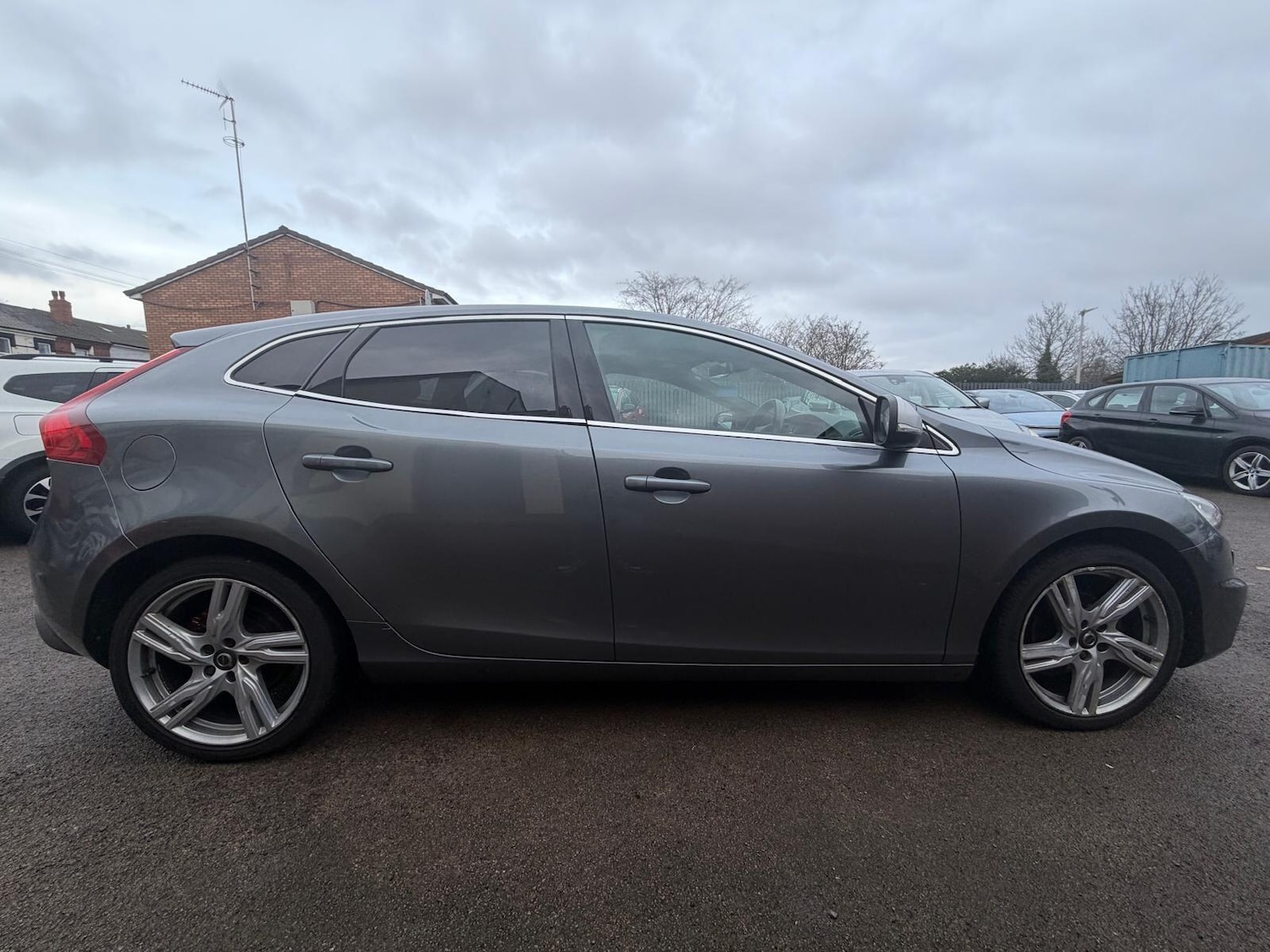 Used Volvo V40 2016 for sale - 77376602: Photo 27