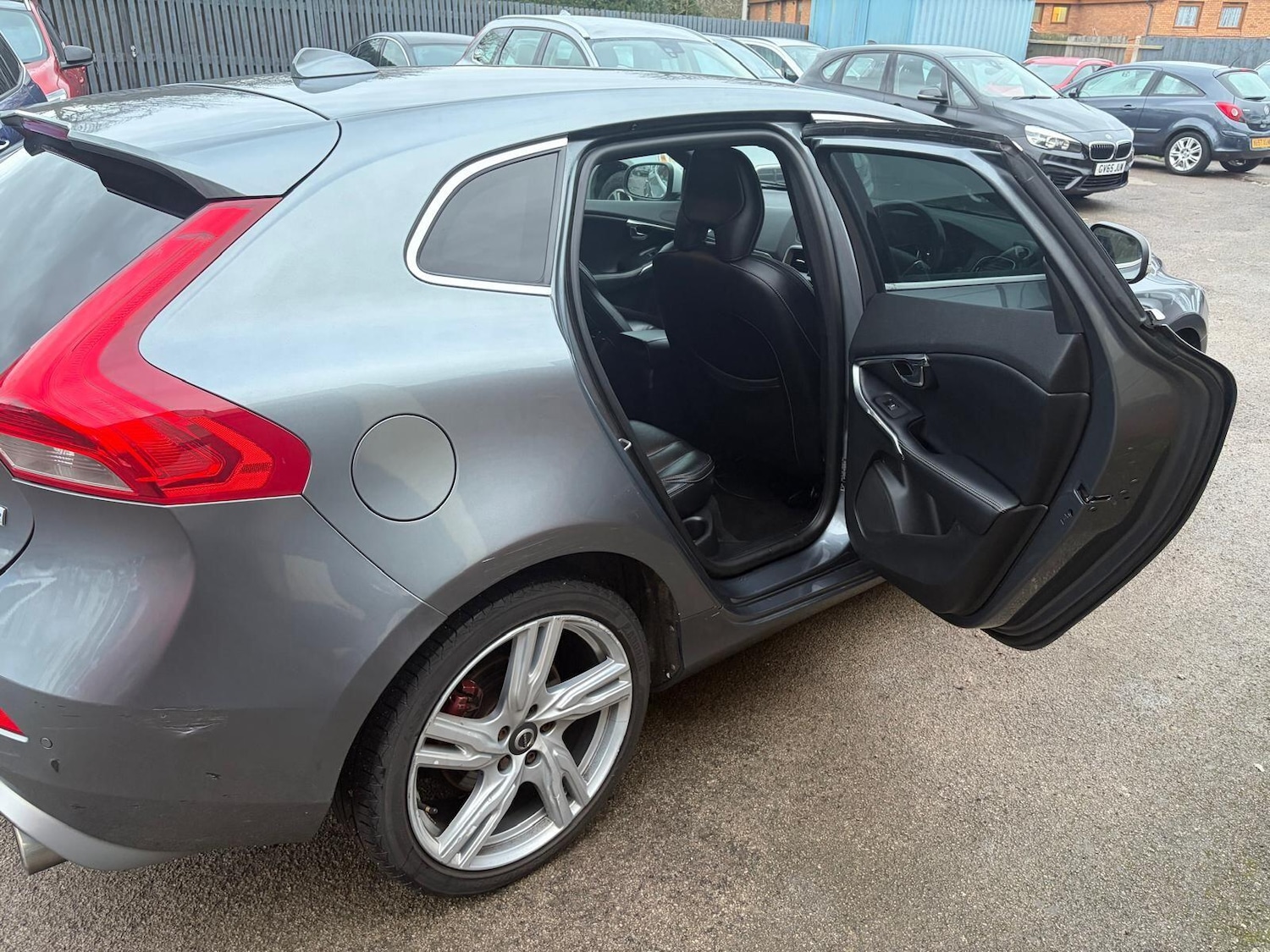Used Volvo V40 2016 for sale - 77376602: Photo 32