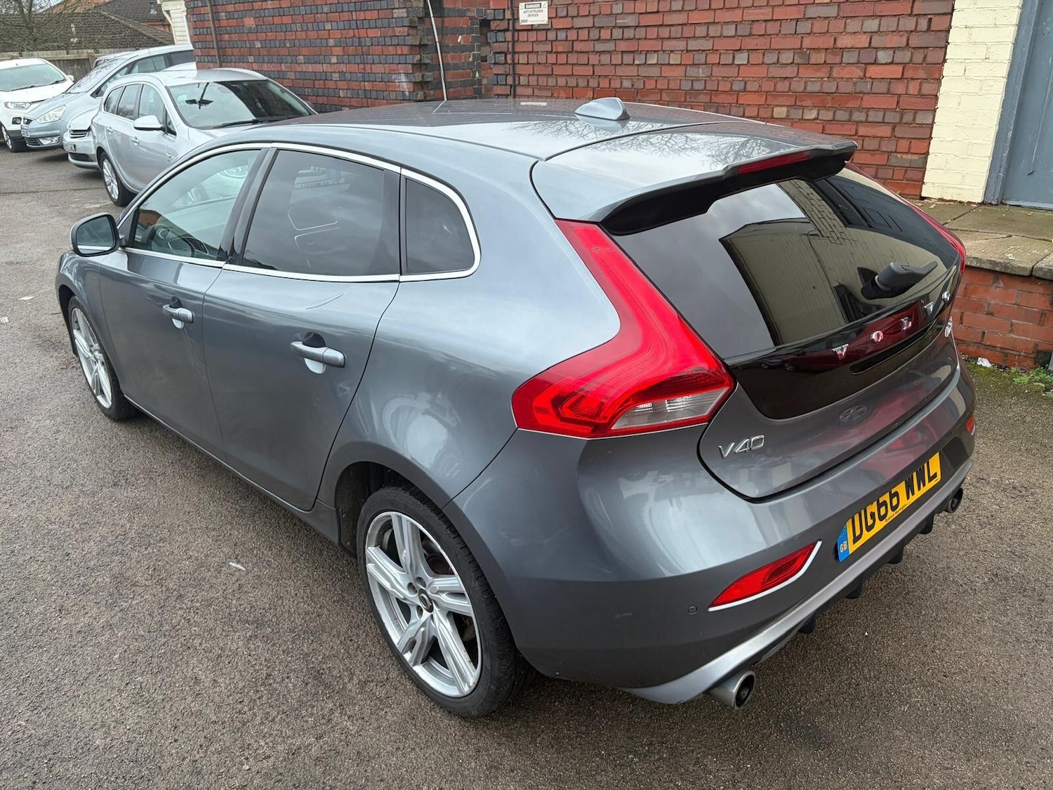 Used Volvo V40 2016 for sale - 77376602: Photo 4