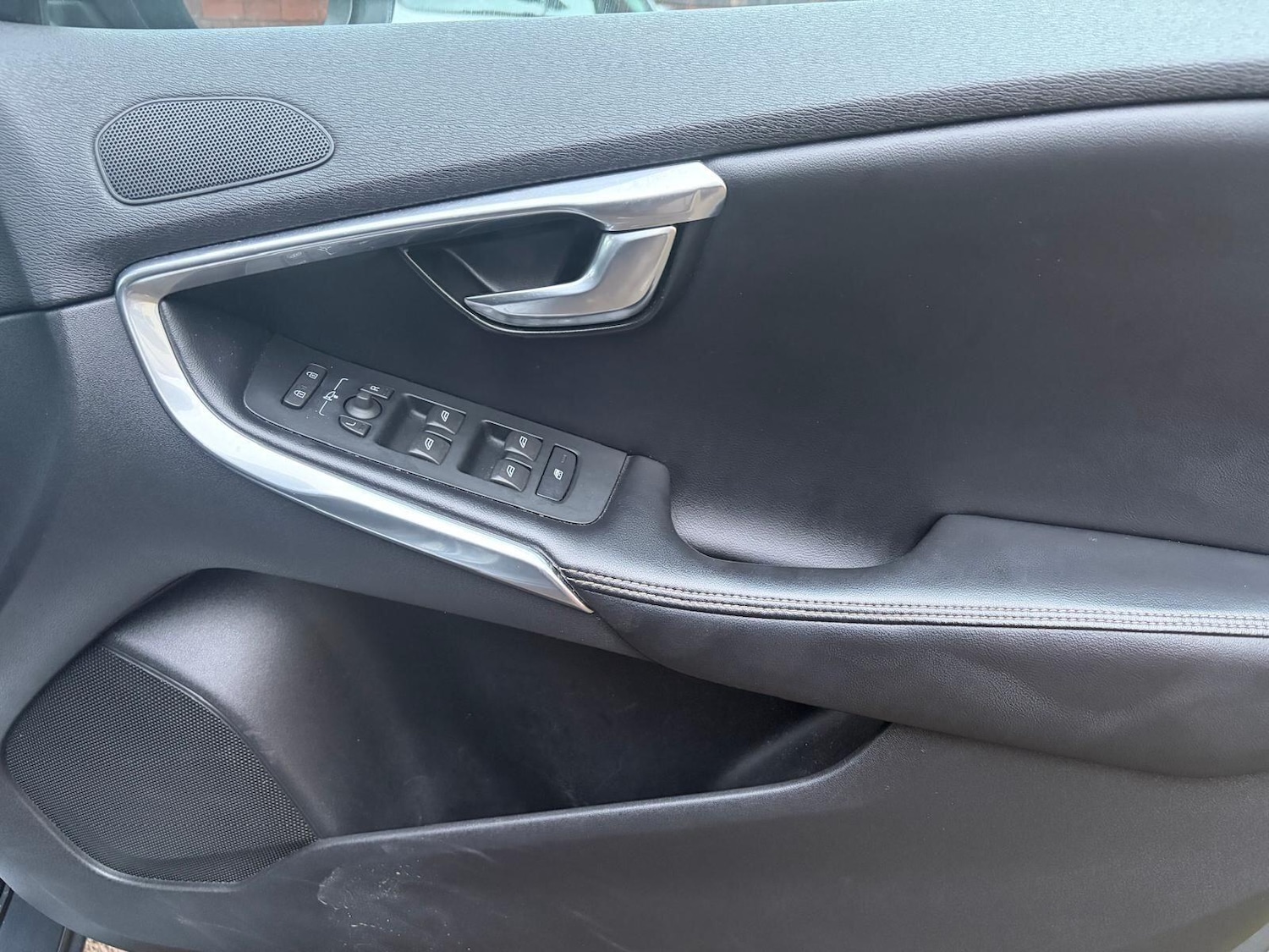 Used Volvo V40 2016 for sale - 77376602: Photo 43