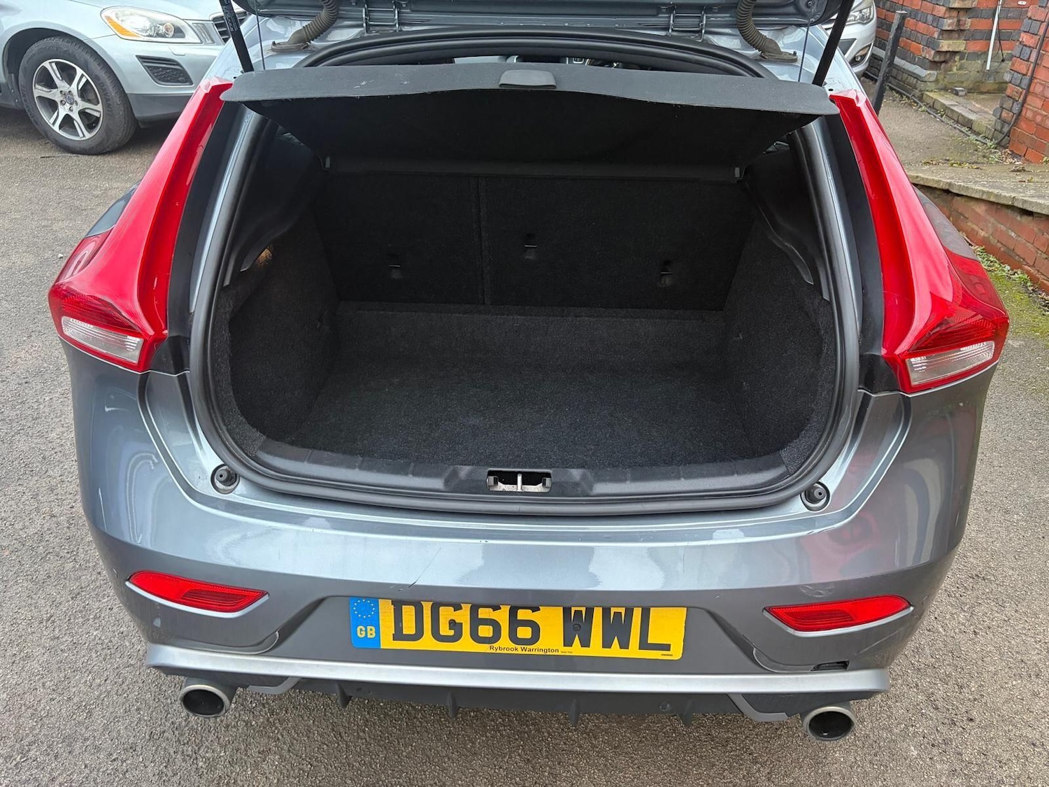 Used Volvo V40 2016 for sale - 77376602: Photo 53