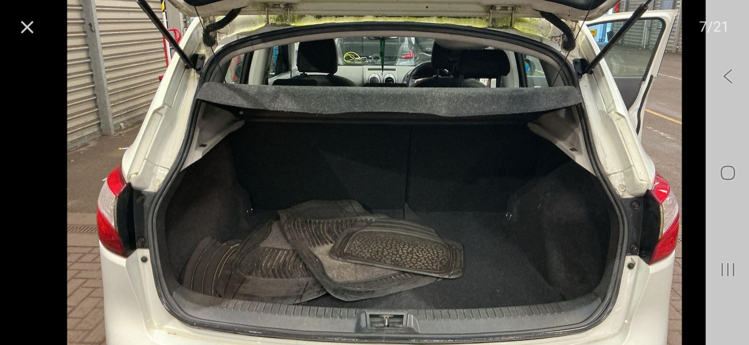 Used Nissan Qashqai 2011 for sale - 77559370: Photo 9