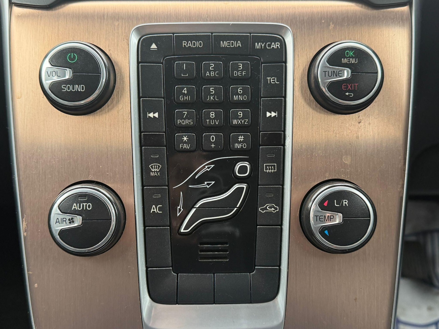 Used Volvo V40 2014 for sale - 76727185: Photo 21