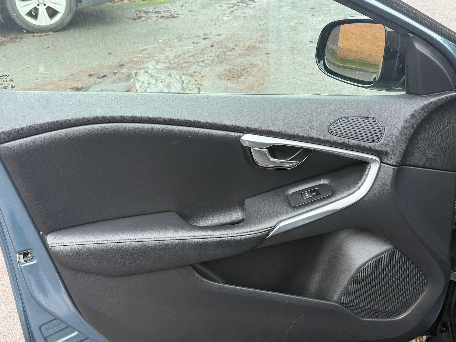 Used Volvo V40 2014 for sale - 76727185: Photo 25