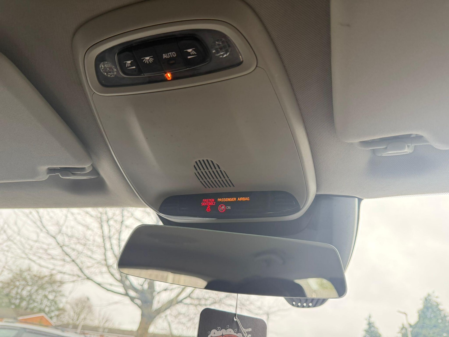 Used Volvo V40 2014 for sale - 76727185: Photo 36