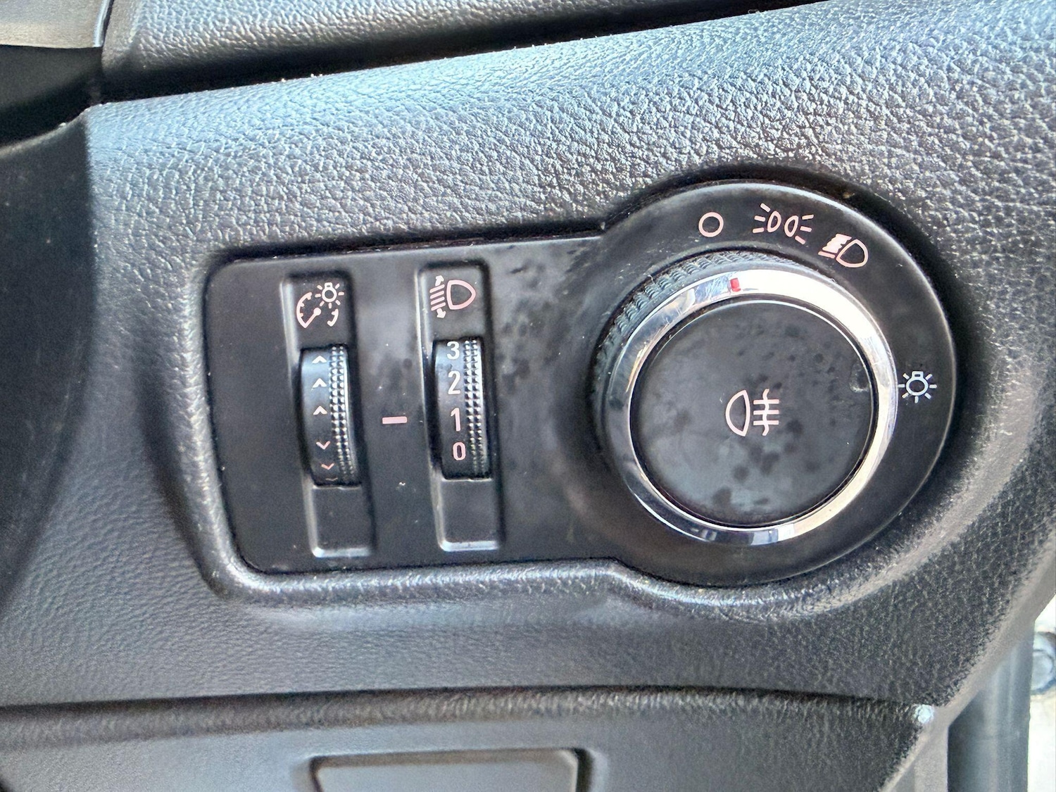 Used Vauxhall Astra 2010 for sale - 78204110: Photo 28