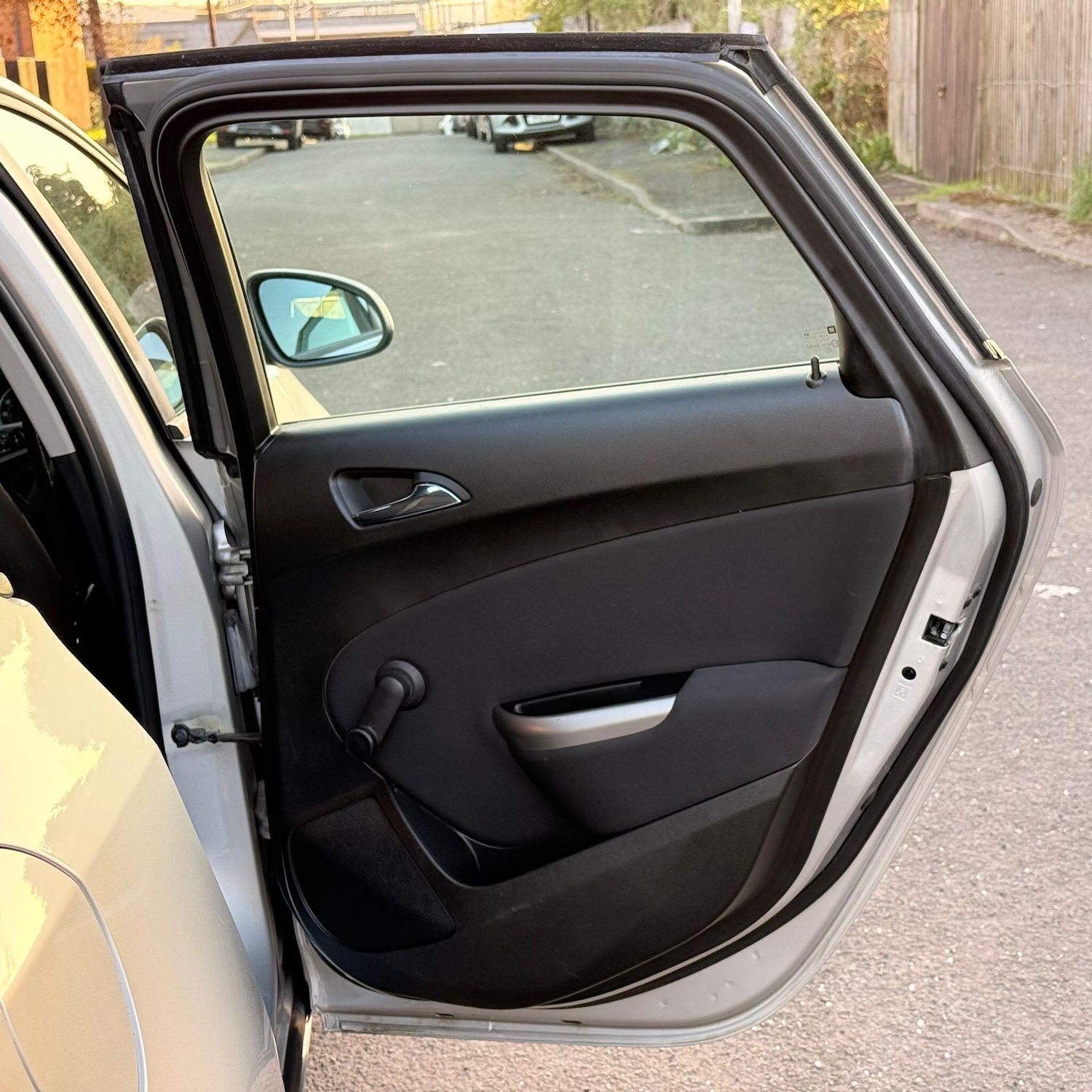 Used Vauxhall Astra 2010 for sale - 78204110: Photo 34