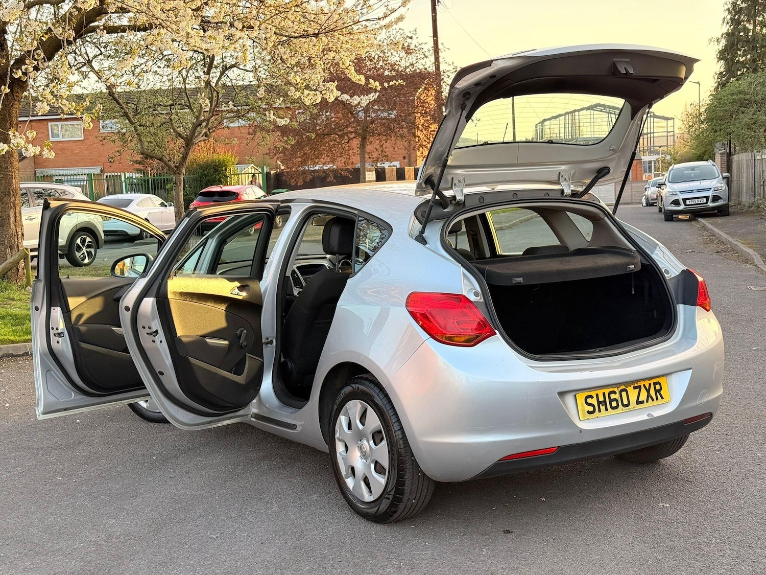 Used Vauxhall Astra 2010 for sale - 78204110: Photo 4