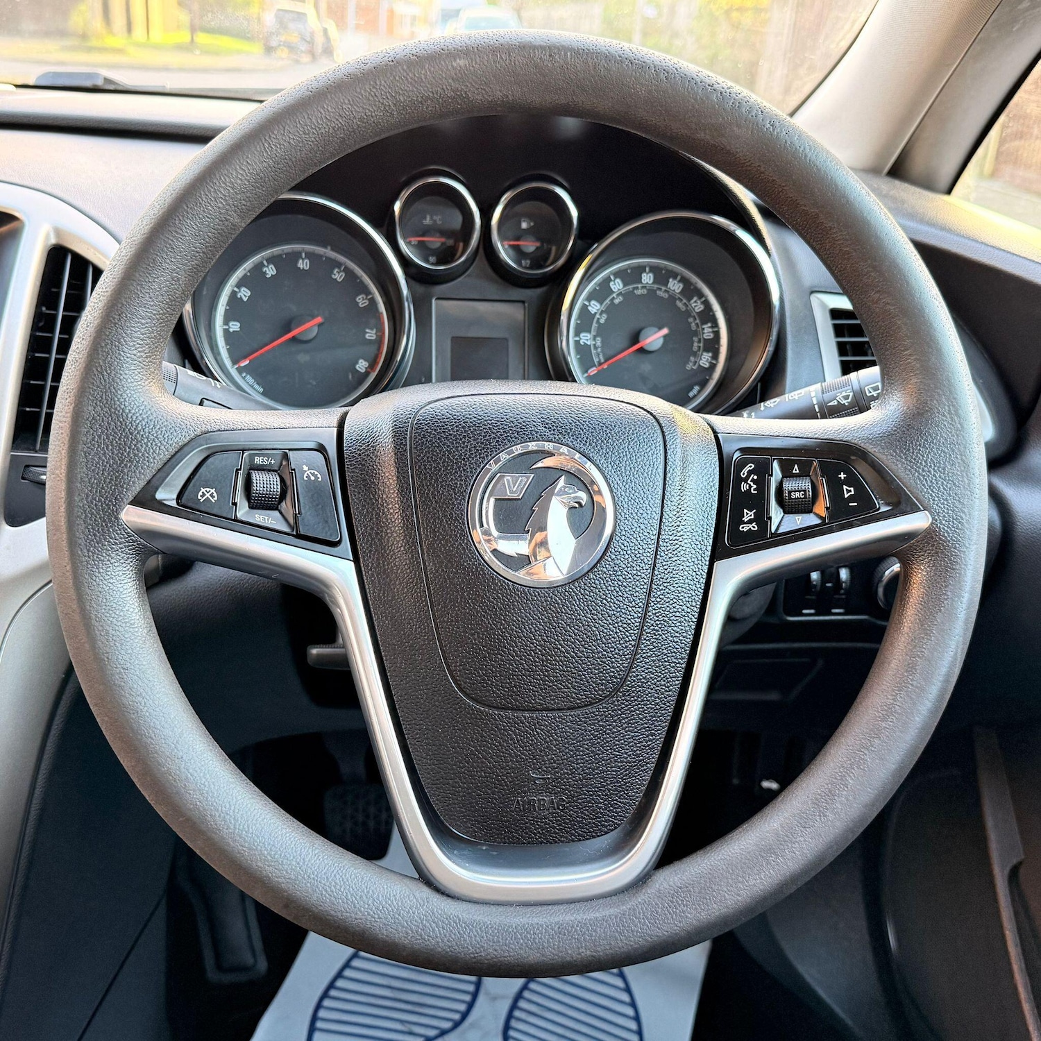 Used Vauxhall Astra 2010 for sale - 78204110: Photo 41