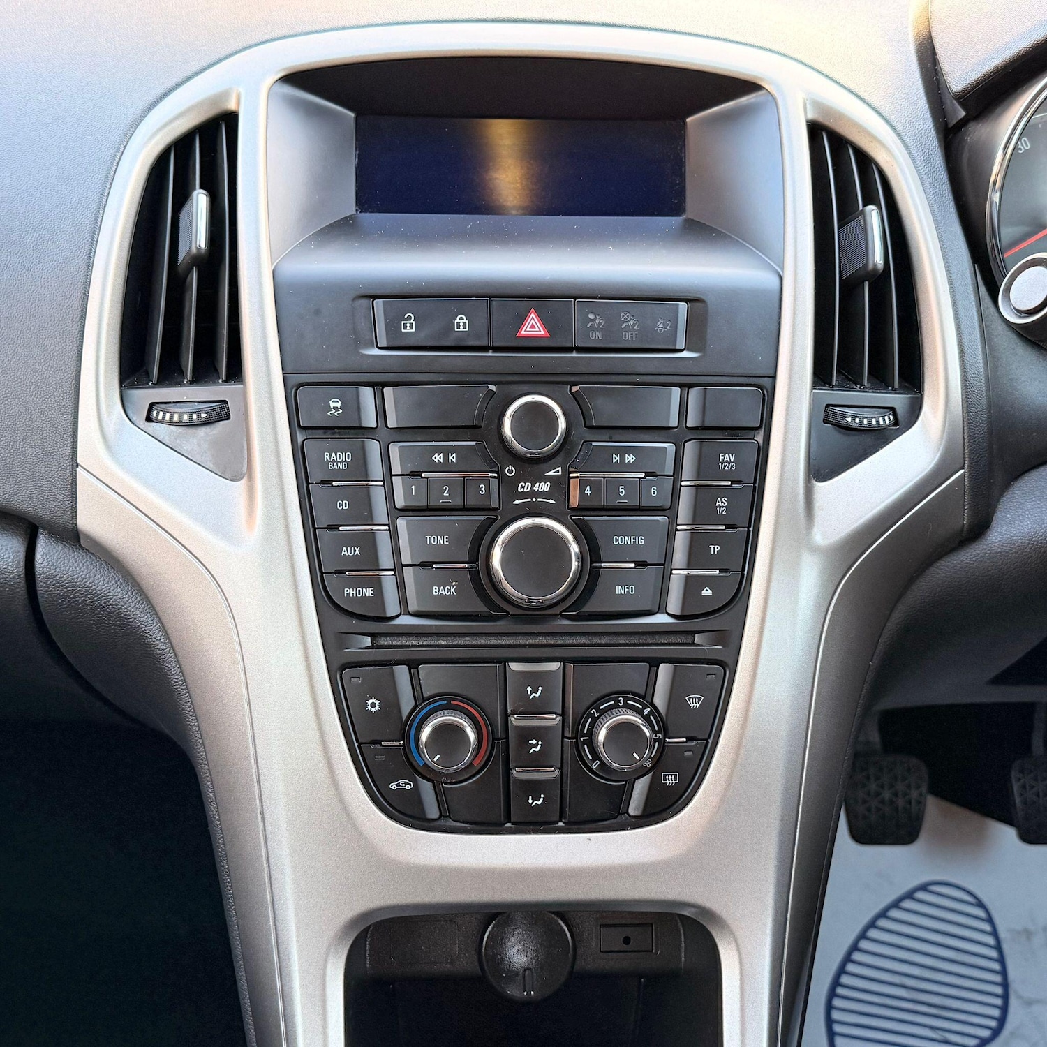 Used Vauxhall Astra 2010 for sale - 78204110: Photo 45