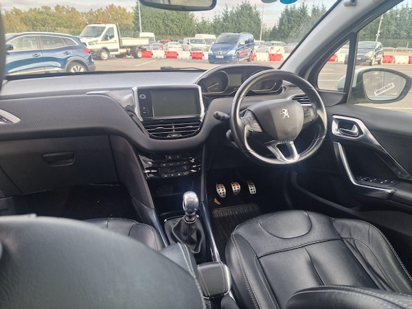Used Peugeot 2008 2014 for sale - 76240281: Photo 15