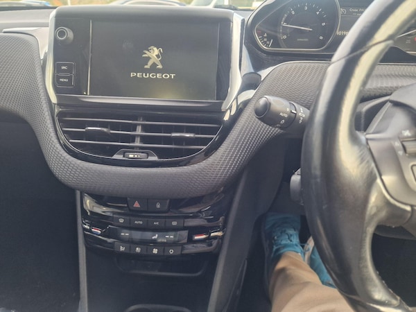 Used Peugeot 2008 2014 for sale - 76240281: Photo 19