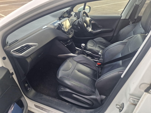 Used Peugeot 2008 2014 for sale - 76240281: Photo 22
