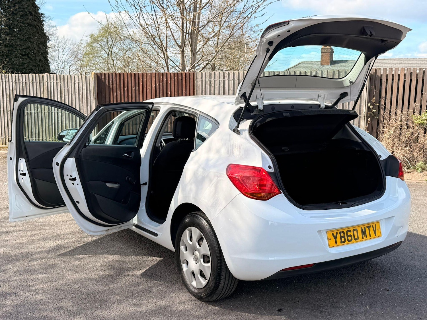 Used Vauxhall Astra for sale - 78141593: Photo 4