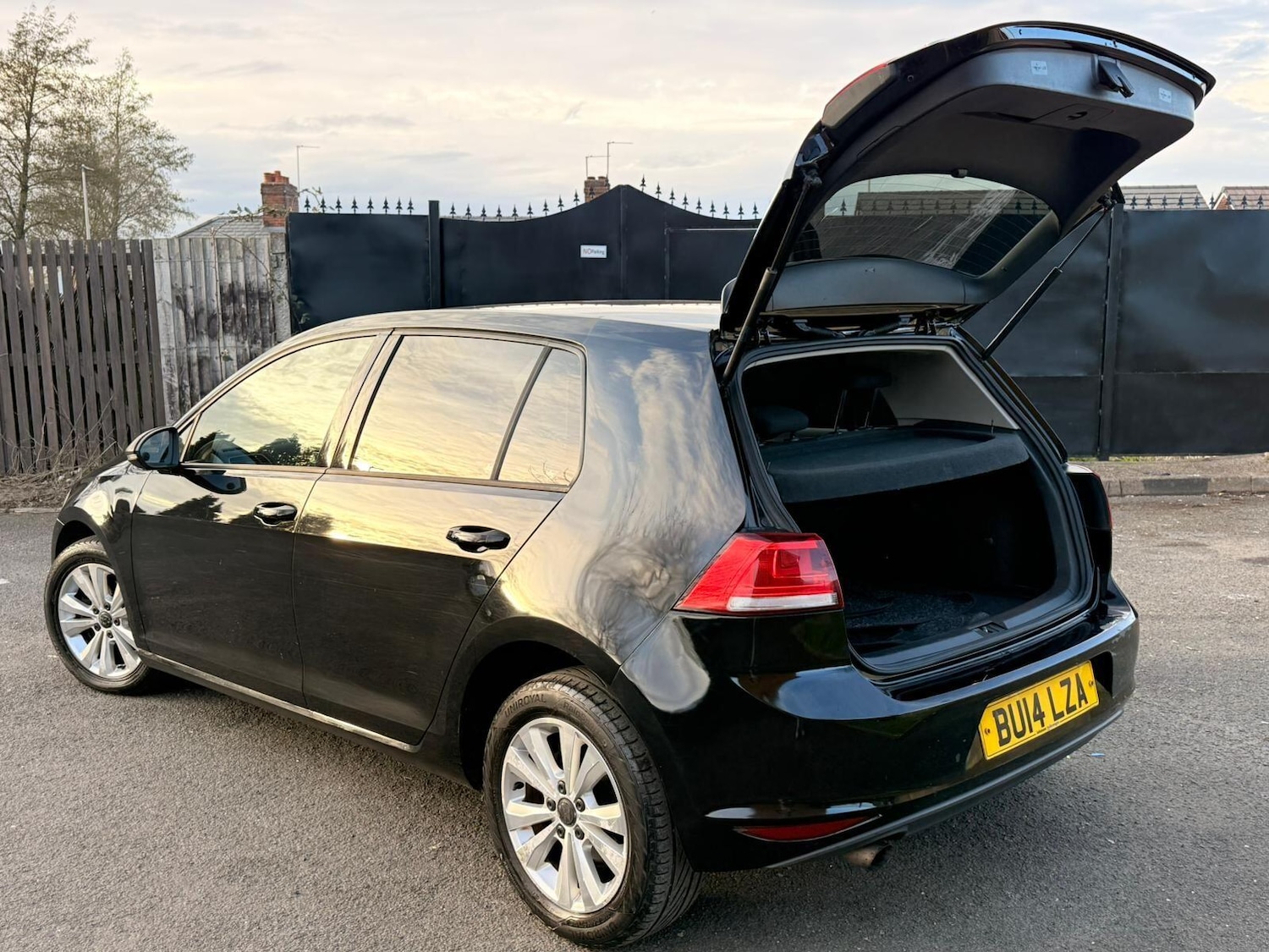 Used Volkswagen Golf 2014 for sale - 77723860: Photo 8